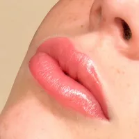 Kestopigmentoija-Henna-Kuva-Kestopigmentointi-Huulet Kestopigmentointi huulet tampere